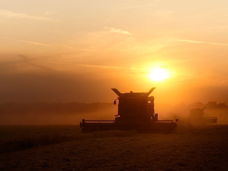 Image{width=800,height=600,url='https://www.aria.net/hubfs/industries/agriculture-farming/aria-agriculture-farming-transaction-closing-process.jpg',altText='',fileId=null}