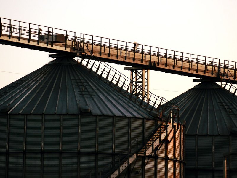 Image{width=800,height=600,url='https://www.aria.net/hubfs/industries/animal-food-production/aria-animal-food-production-transaction-closing-process.jpg',altText='How We Sell Your Formulated Feed Manufacturing Company - Transaction Closing Process',fileId=null}