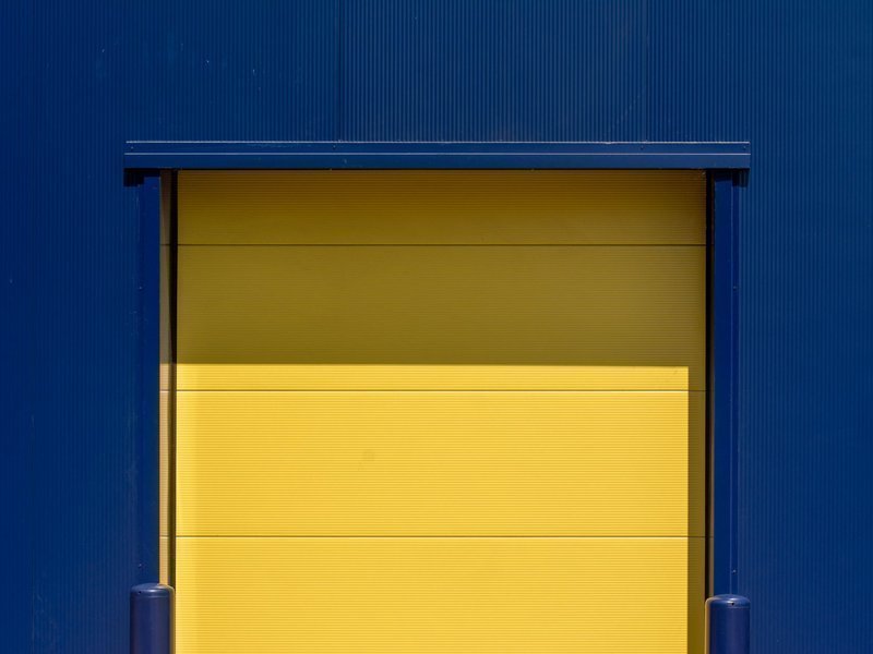 Image{width=800,height=600,url='https://www.aria.net/hubfs/industries/commercial-doors-docks/aria-commercial-doors-docks-transaction-closing-process.jpg',altText='',fileId=null}