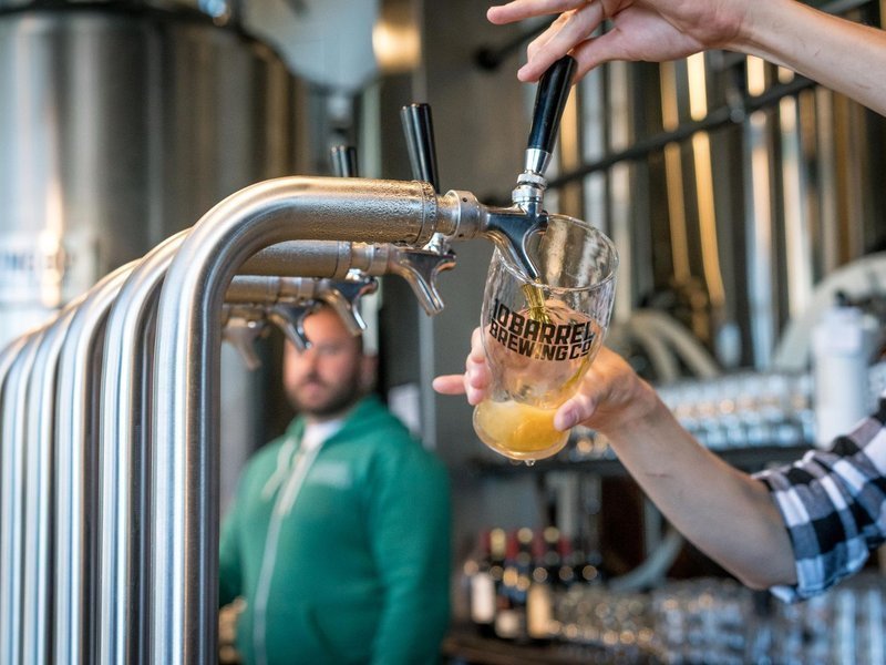 Image{width=800,height=600,url='https://www.aria.net/hubfs/industries/craft-breweries-distilleries/aria-craft-breweries-distilleries-transaction-closing-process.jpg',altText='',fileId=null}