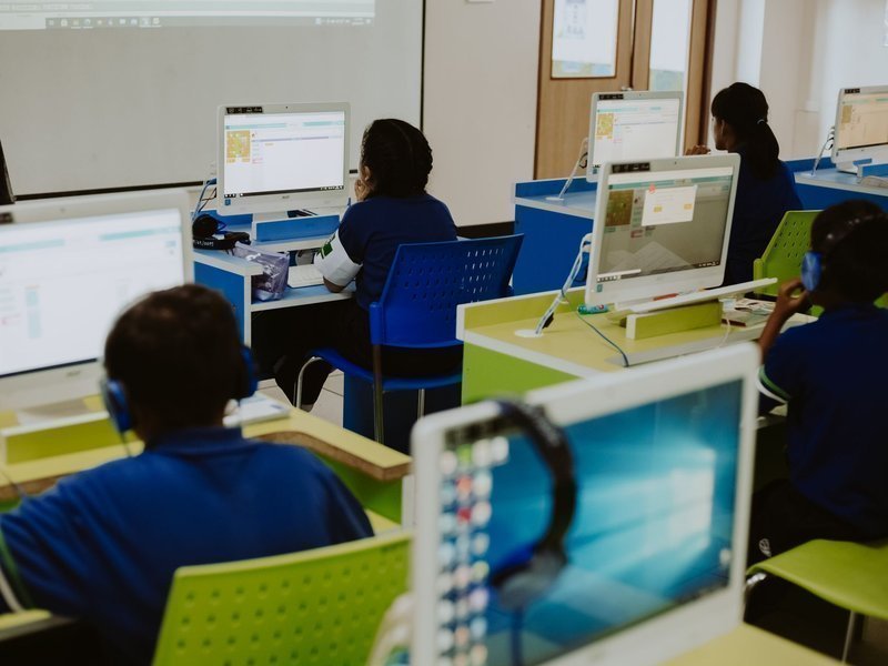 Image{width=800,height=600,url='https://www.aria.net/hubfs/industries/education-elearning/aria-education-elearning-transaction-closing-process.jpg',altText='',fileId=null}
