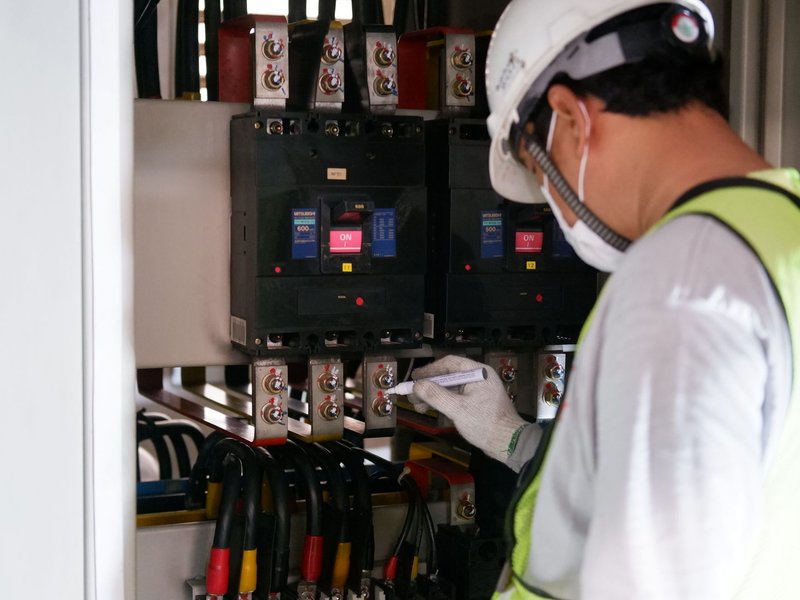 Image{width=800,height=600,url='https://www.aria.net/hubfs/industries/electrical-manufacturing/aria-electrical-manufacturing-transaction-closing-process.jpg',altText='How We Sell Your Electrical Equipment Manufacturing Company - Transaction Closing Process',fileId=null}