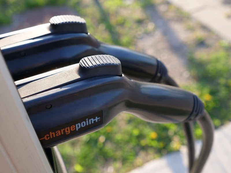 Image{width=800,height=600,url='https://www.aria.net/hubfs/industries/ev-charging-infrastructure/aria-ev-charging-infrastructure-transaction-closing-process.jpg',altText='',fileId=null}