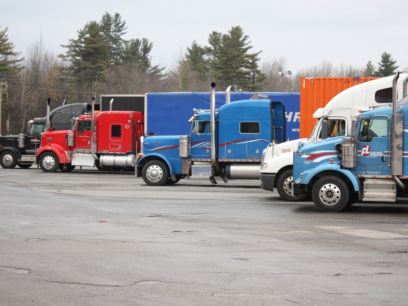 Long-Distance Trucking M&A Advisor Confidential Consultation