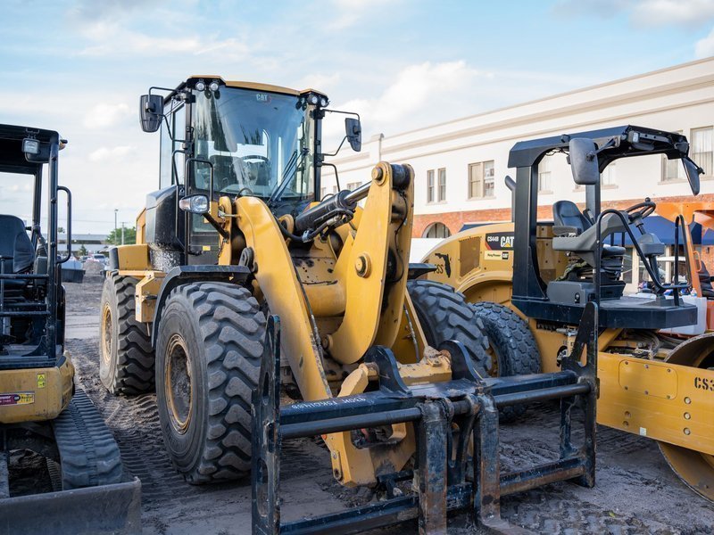 Image{width=800,height=600,url='https://www.aria.net/hubfs/industries/heavy-machinery-dealerships/aria-heavy-machinery-dealerships-transaction-closing-process.jpg',altText='',fileId=null}