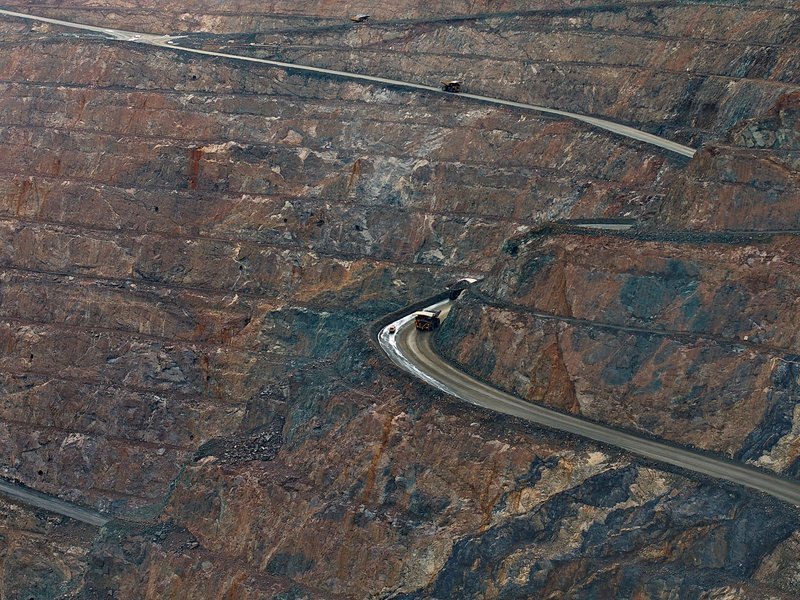 Image{width=800,height=600,url='https://www.aria.net/hubfs/industries/mining-extraction/aria-mining-extraction-transaction-closing-process.jpg',altText='',fileId=null}