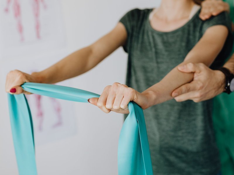 Image{width=800,height=600,url='https://www.aria.net/hubfs/industries/physical-therapy-clinics/aria-physical-therapy-clinics-transaction-closing-process.jpg',altText='',fileId=null}