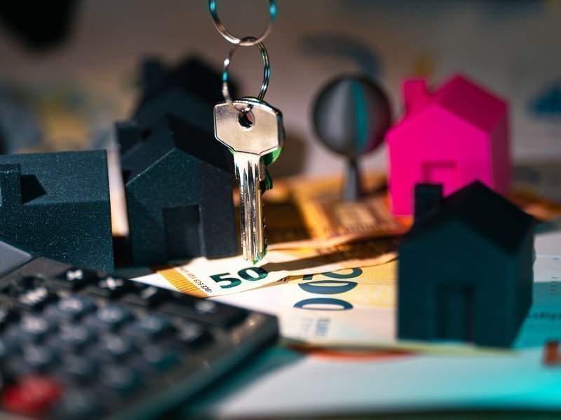 Image{width=800,height=600,url='https://www.aria.net/hubfs/industries/real-estate-businesses/aria-real-estate-businesses-transaction-closing-process.jpg',altText='',fileId=null}
