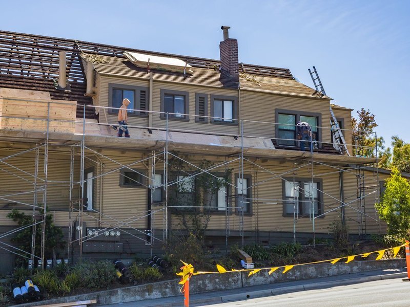 Commercial Roofing Systems M&A Advisor Confidential Consultation