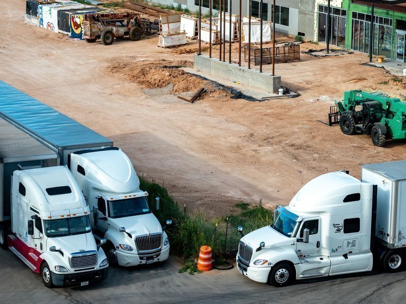 Image{width=800,height=600,url='https://www.aria.net/hubfs/industries/transportation-businesses/aria-transportation-businesses-transaction-closing-process.jpg',altText='',fileId=null}
